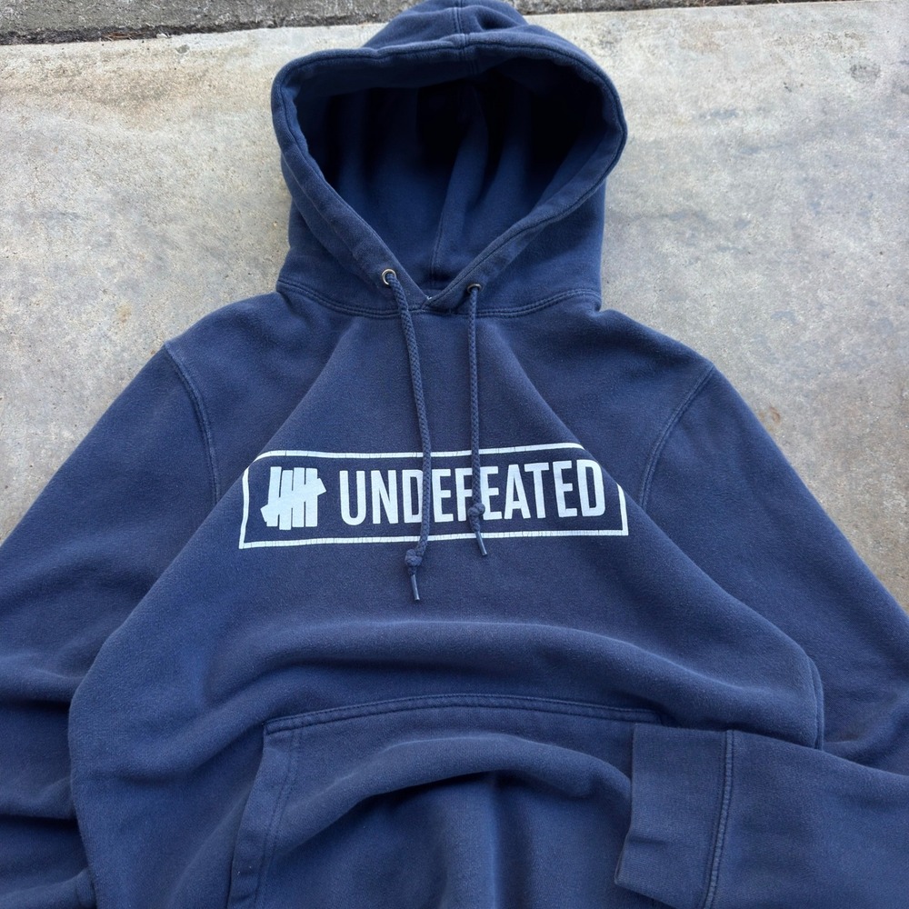 Vintage 2000s Undefeated Hoodie Streetwear Made in USA Navy Blue Small g6b